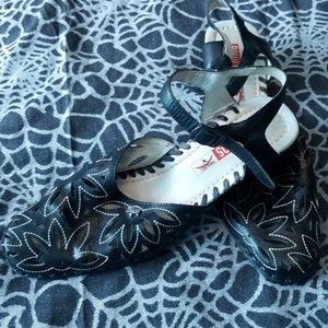 Pikolinos laser cut leather sandal